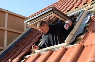 Pose de fenêtres de toit Velux à Olliergues